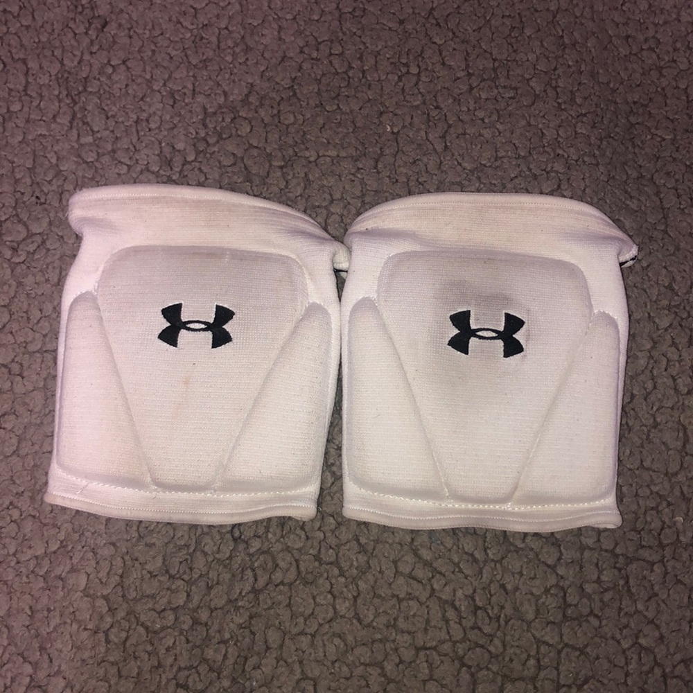White knee pads
